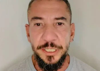 Uma “Bola de Neve”: Rodolfo, ex-vocalista dos Raimundos entre acusações e denuncias de abusos sofridos na igreja (VÍDEO)