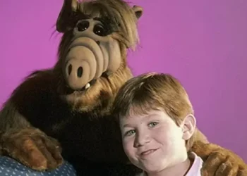 Alf, o ETeimoso: Ator de série famosa é encontrado morto dentro de carro nos EUA