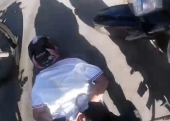 Filho é detido com moto atrasada, pai vai na delegacia e fica “agarrado” por pensão atrasada em Vila Velha/ES