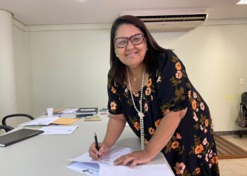 VÍDEO: VAI QUE DÁ CERTO!!! Depois de 3 tentativas Prefeito de Marataízes/ES nomeia Secretária de Saúde